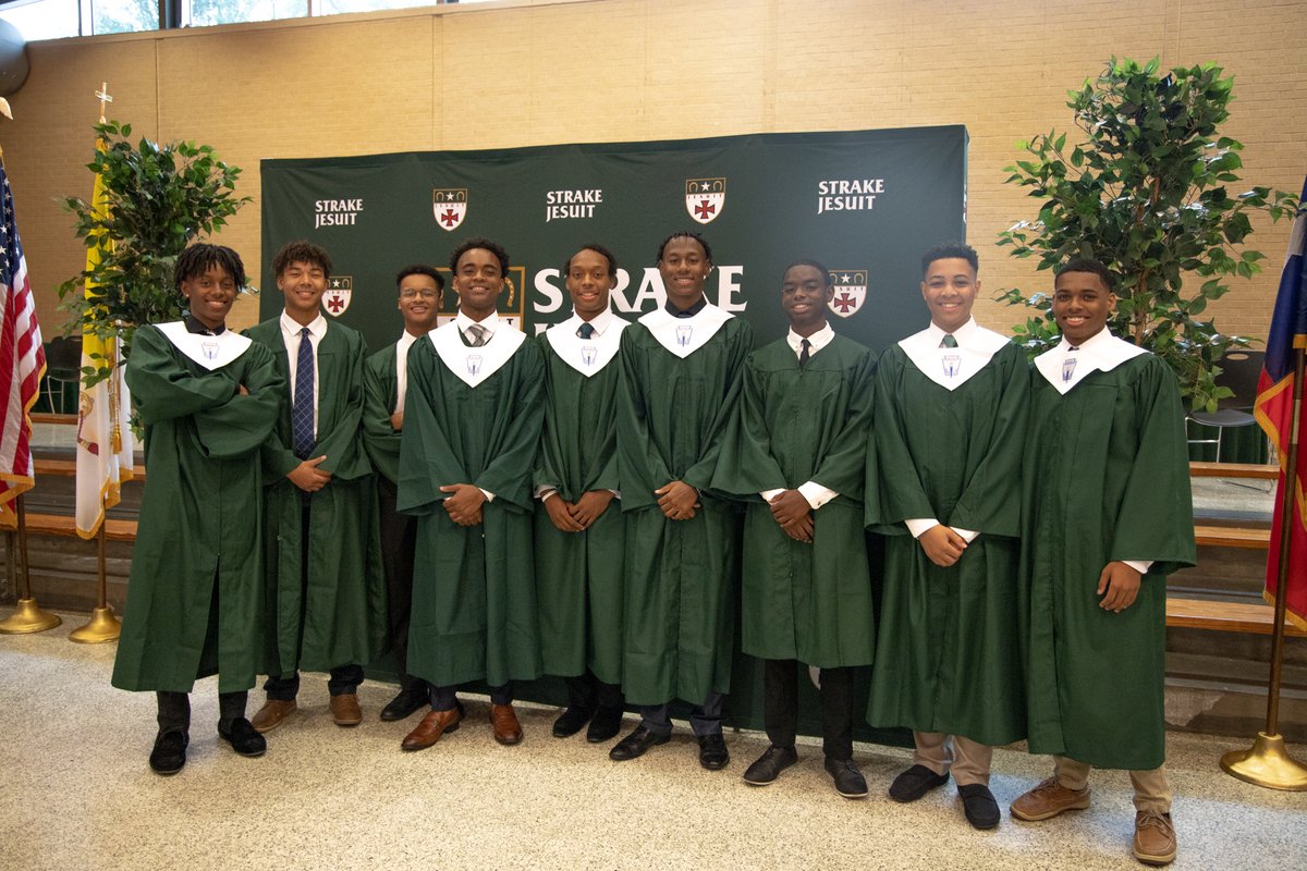 strake_jesuit's tweet photo. RT StrakeJesuit: Last night, the Class of 2022 began graduation weekend with Baccalaureate Mass! They were reminded of how they have all grown in God’s love and are called to share that love with others. We’re excited to continue the celebration tonight … https://t.co/u8qdoEOSdY