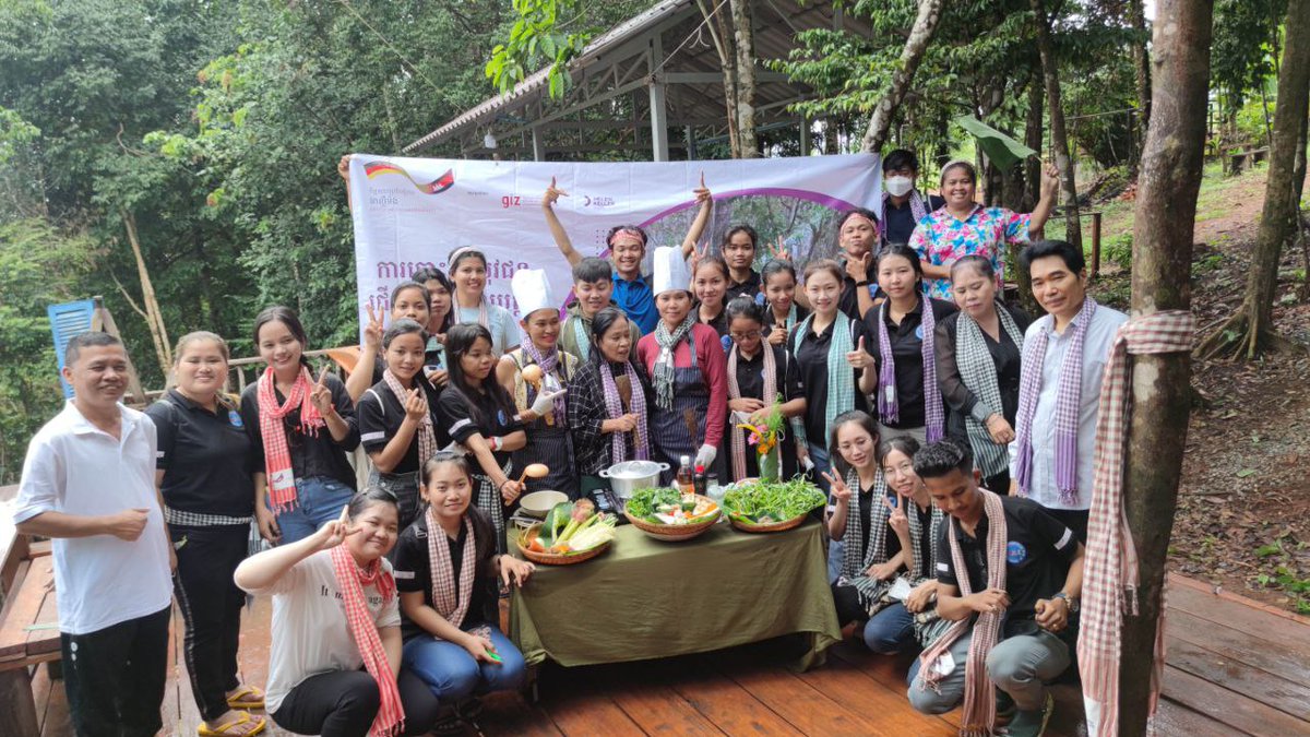 HKroeun's tweet photo. Joined youth nutrition champions camping in Areng, Koh Kong province. @SanneSigh #MUSEFO #HelenKelker https://t.co/E97Ob06GjJ