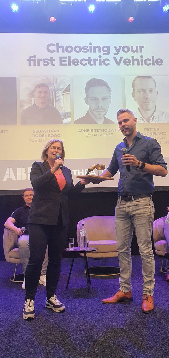 The <a href="/Evrijders/">Vereniging Elektrische Rijders</a> yearly Golden Plug Award 2022 goes to <a href="/ArneTwit/">Arne Brethouwer</a> for the best EV website: all models, prices, real range evdatabase.org 
#FullyChargedLIVEeurope