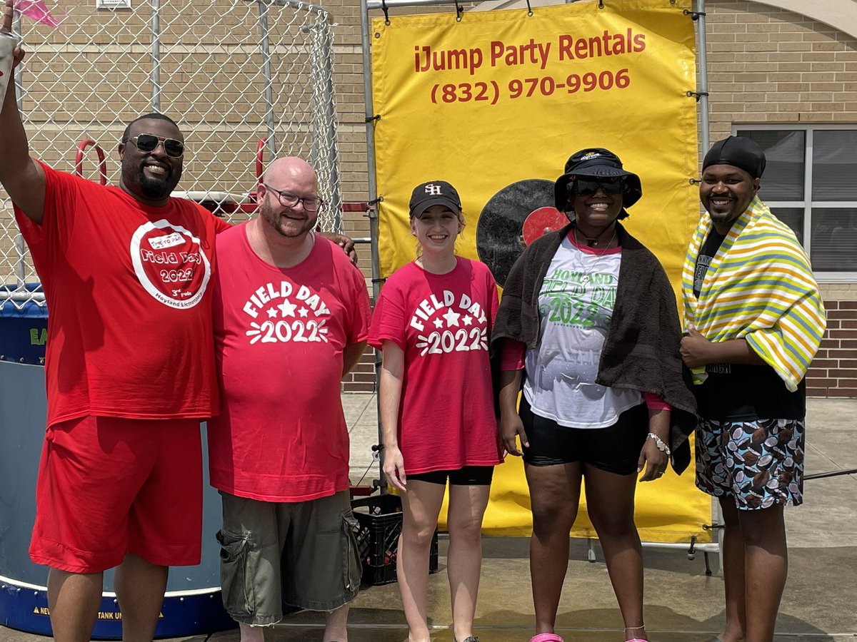 MsCottleMusic's tweet photo. Field day yesterday was so fun! So many of our scholars have a good arm on them. They kept us in the dunk tank all day! @HoylandES https://t.co/zXGFq3HwlH