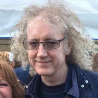  Happy Birthday to Kevin Shields (My Bloody Valentine)       