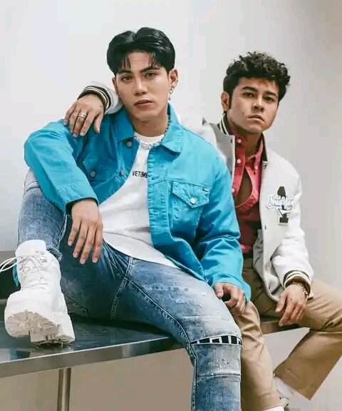 kristine_161122's tweet photo. Eto yung scenario sa school tuwing recess eh
Yung tipong papunta ka sa canteen tapos makikita mo yung crush mo at kaibigan nya sa labas ng room na nakatingin sayo tapos mahihiya kang dumaan sa harap nila HAHAHA @stellajero_ @carlguevarra09 

SBJUAN9 at WorldTradeCenter

++ https://t.co/ZgfrwkPr6Y