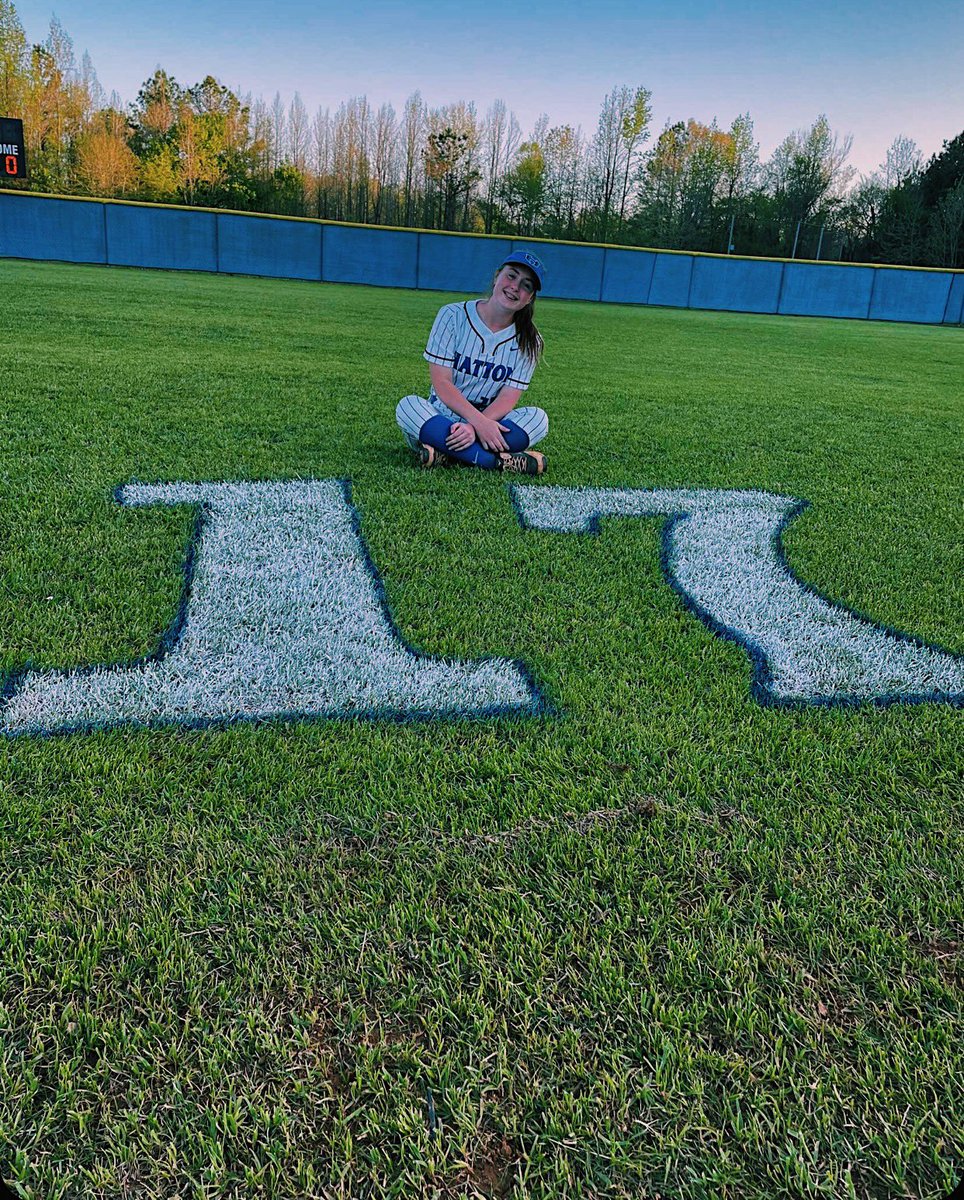 MaddieHeflin's tweet photo. What a heck of a ride. Thank you Hatton softball for the friendships, memories, and life lessons. I can honestly say I wouldn’t be the person I am today without this program. I’ve never seen hard work like I have seen being at Hatton. Once a hornet always a hornet. 

 #17 out https://t.co/tNUWEUHNYF