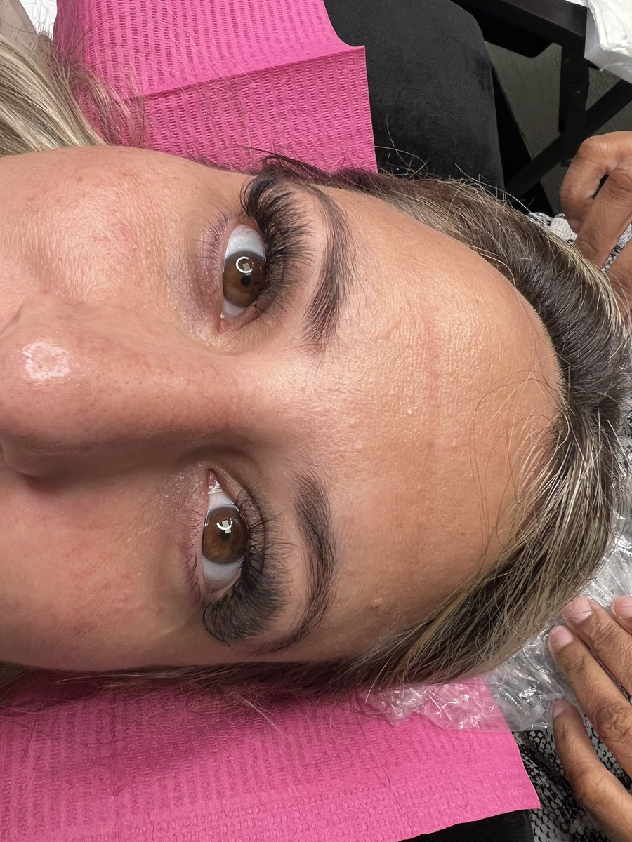 BrandisBSweet's tweet photo. Thank you Vanessa for allowing me to apply your lashes!!! It was so nice to meet you and I hope you settle in your new home happy healthy and blessed!! 💋 #brandisbeautyaesthetics #LashTech BodySculptor #MidlandTX #OdessaTX #CosmetologyStudent https://t.co/vAx139u2PI
