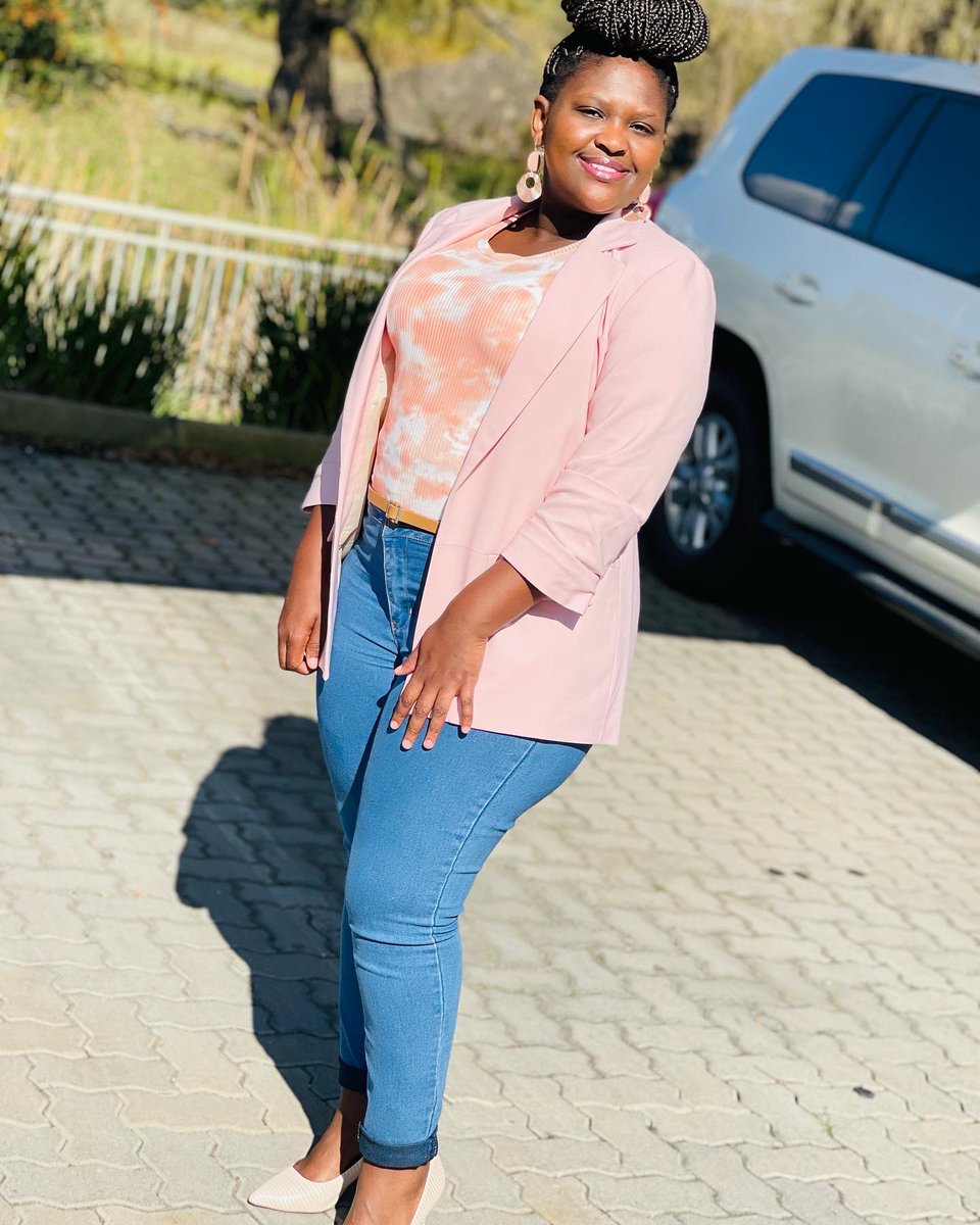 MatselaDee's tweet photo. Office for the day!
Your Employee Health and Wellness Guru!Promoting healthy working environments! #employeewellbeing #employeehealthandwellness #workplace #wellness https://t.co/XGV198pDTZ
