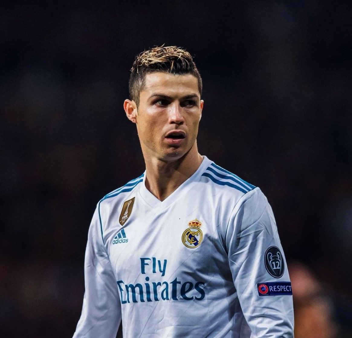 اعظم من ارتدى قميص ريال مدريد بتاريخه.
