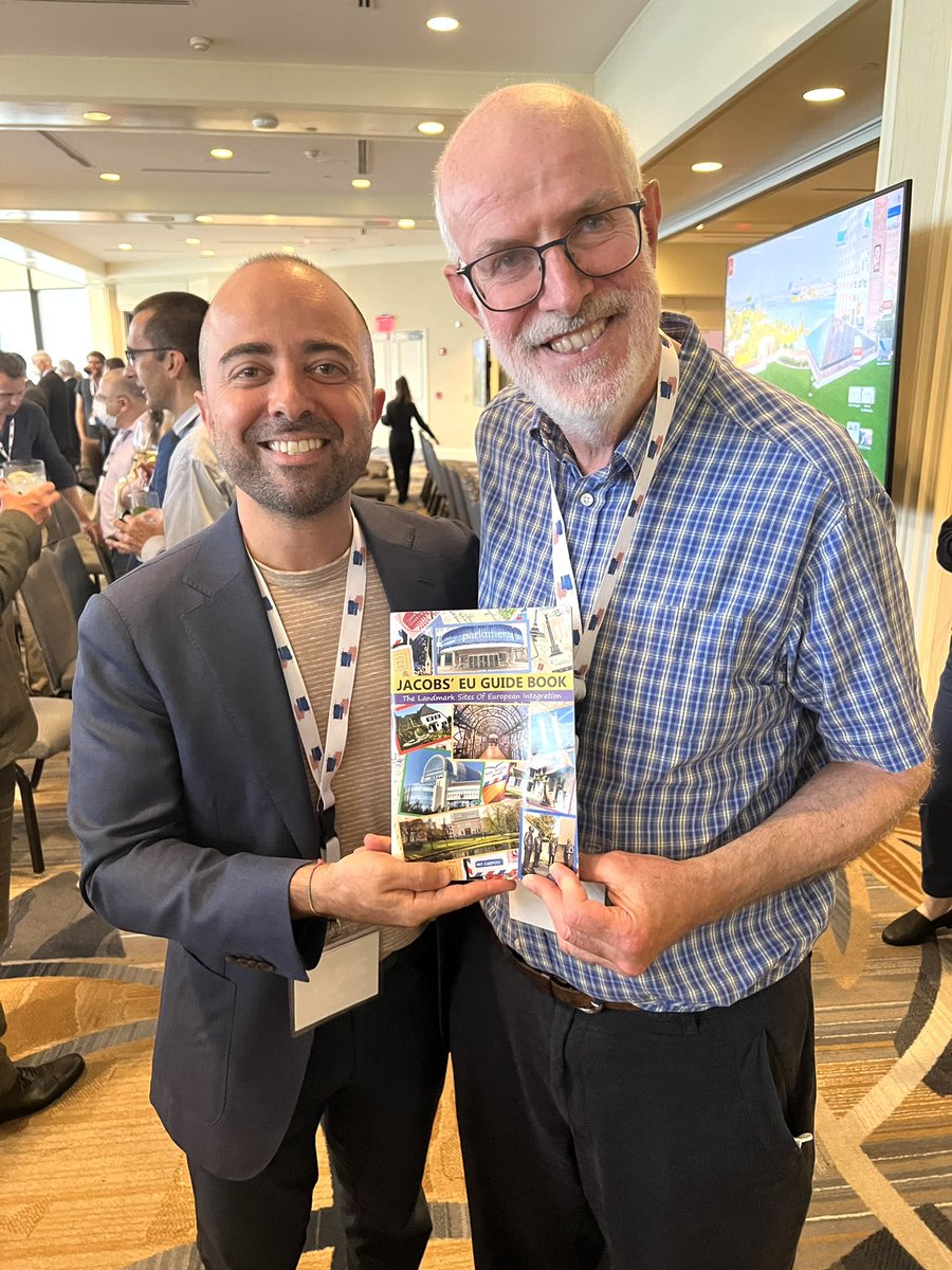 Francis Jacobs 🇮🇪 joined the European Parliament secretariat in 1979. He stayed for 37 years. He is retired now but the 🇪🇺 remains his passion. Lovely to reconnect at #EUSA22 and learn about his latest creation: Jacobs’ EU Guide Book. Find here: johnharperpublishing.co.uk/jacobs-eu-guid…