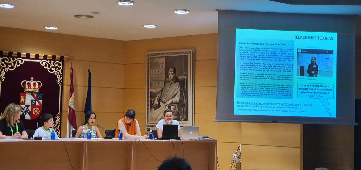 Garalman's tweet photo. Niños y niñas que explican cómo se forman desde la escuela @MontserratCdA con las mejores evidencias científicas logrando la mejor calidad educativa, salud y convivencia, manteniendo un posicionamiento activo contra la violencia. #CdACuenca2022 https://t.co/AxrlfXuDMB