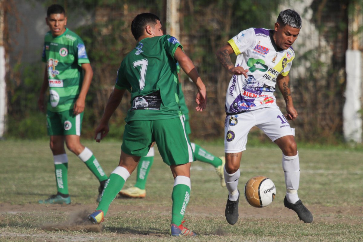 Ligacorrentina_'s tweet photo. 📸 Seguimos con mas postales liguistas de primera división ⚽🤩
👉 #Mandiyú - #SanMarcos
👉 #Quilmes - #Sportivo
👉 #Alvear - #Invico
➡El álbum de estos encuentros, en el siguiente link👇
🔗https://t.co/7n2LYpAJa9 https://t.co/3M3CgdyOJm