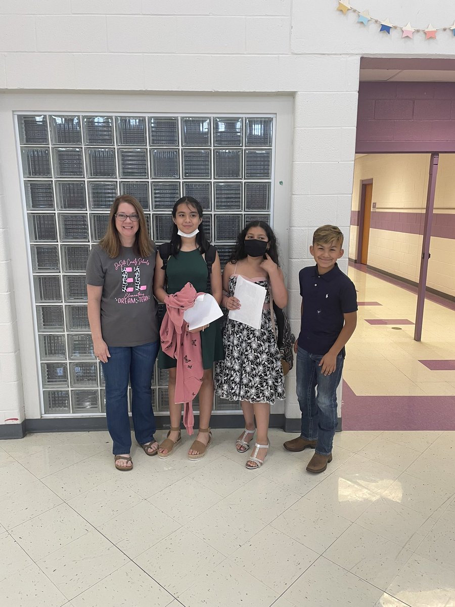 SherriCamp11's tweet photo. My fifth graders are headed to LCMS! I have had the honor of being their EL teacher for the past three years. I will miss them! @TweetDCS_LCES @DCSELDepartment https://t.co/fdP9PgFj7s