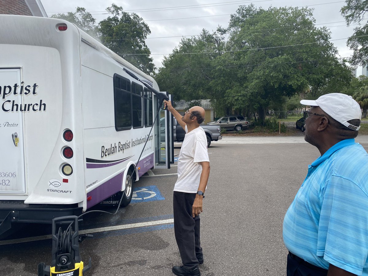 bbictampa's tweet photo. The Beulah Family is in the middle of “Do Something Saturday.” Some of us are using this day to give special attention to the church. God has given us some much. We must’ve good stewards! #DoSomething https://t.co/njmQRomnMa