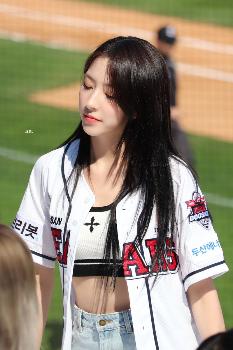aaannn0_'s tweet photo. 220521 잠실 야구장 HQ

⚾️

#우주소녀 #은서 #WJSN #EUNSEO https://t.co/xLKIoerjsM