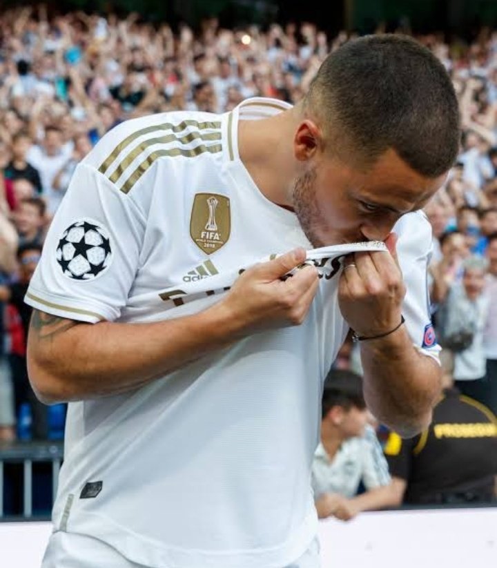 Eden Hazard: "Cuando juegas en el Real Madrid no hay una estrella. El equipo es la estrella"
Parece que alguien jamas capto el mensaje...