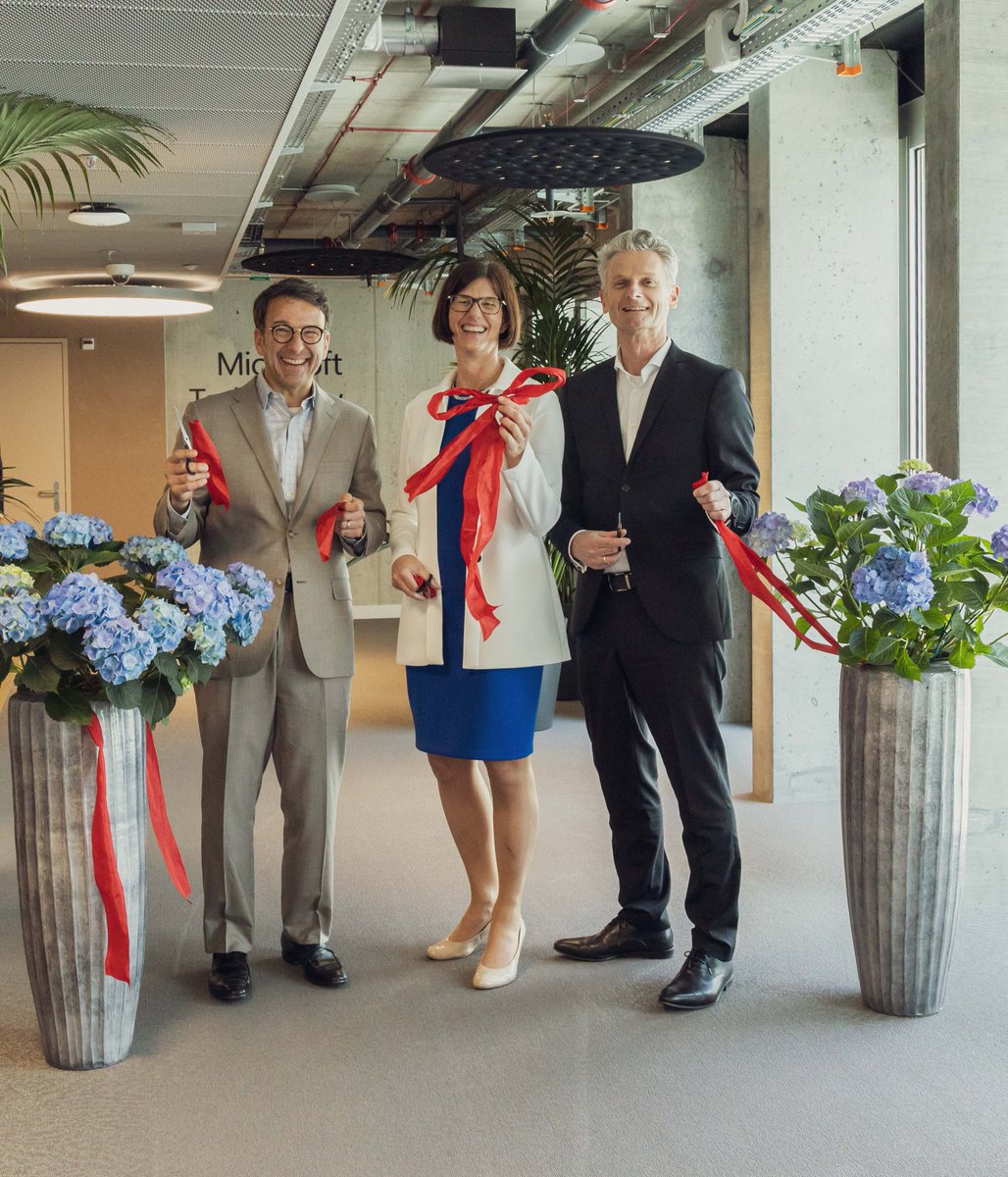 Wir haben gestern unser neues Microsoft Technology Center in Zürich eröffnet. An der Veranstaltung haben wir auch die Lancierung der Innovate Switzerland Community angekündigt - dazu teile ich morgen mehr. Zwei wichtige Pfeiler unseres Engagements in der Schweiz!