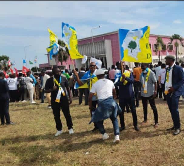 KanyindaPat's tweet photo. La #JCRD (la machine mobilisatrice du parti) est présente, à l'instant même, à Bujumbura, pr réserver un accueil chaleureux au chef de l'État @fatshi13 Munkwatombolo, en marge d sa visite de travail au Burundi.
@EddyMwela @muyeya10 @BetonDeLaRep_Cd @aboubiayi @DieuWedi1 @damkup https://t.co/V9IKhn6bs5