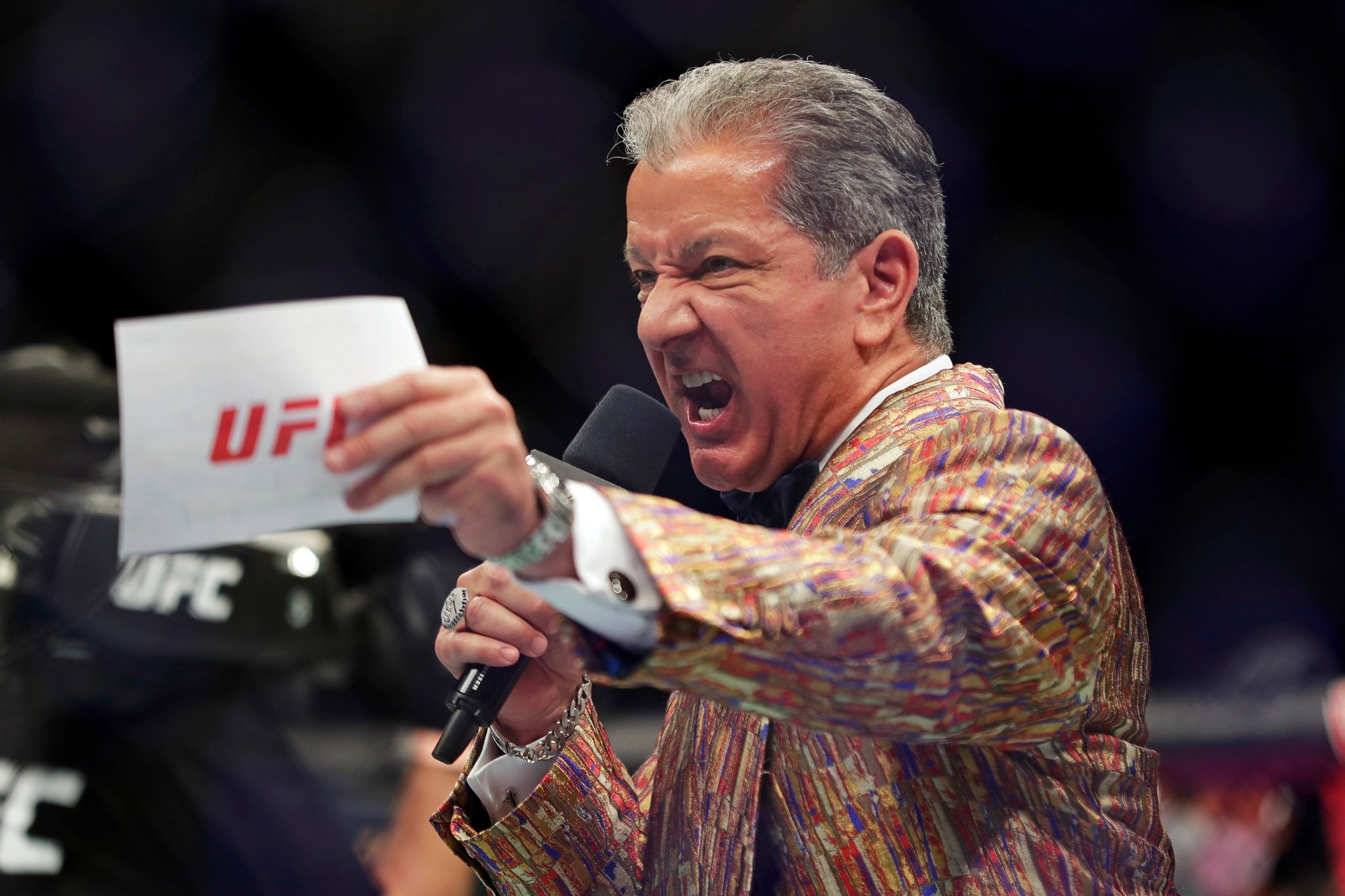 Happy birthday to the voice of the octagon, Bruce Buffer! 

What a legend.   | 