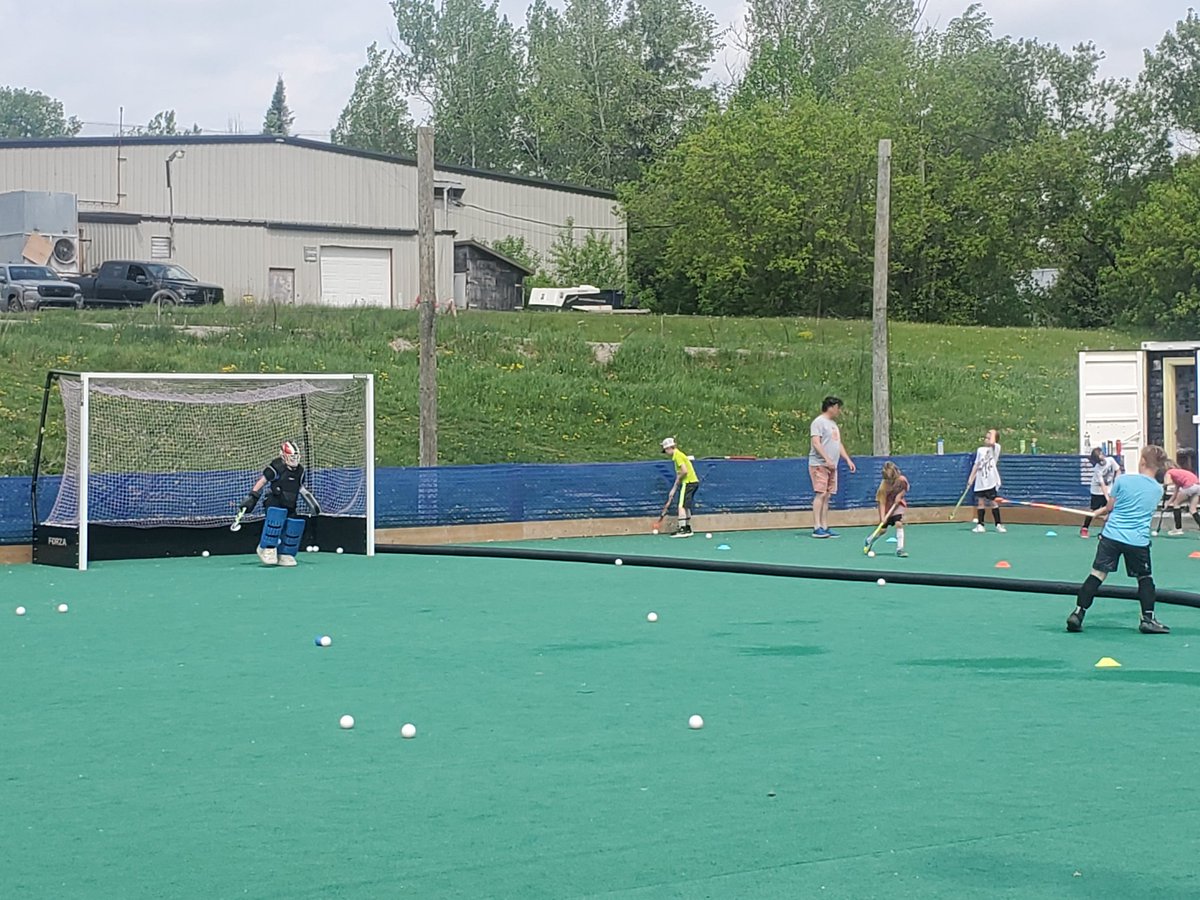 ChelseaFHC's tweet image. U12 goalie hard at work! #nopainnogain #fieldhockey #fieldhockeycanada