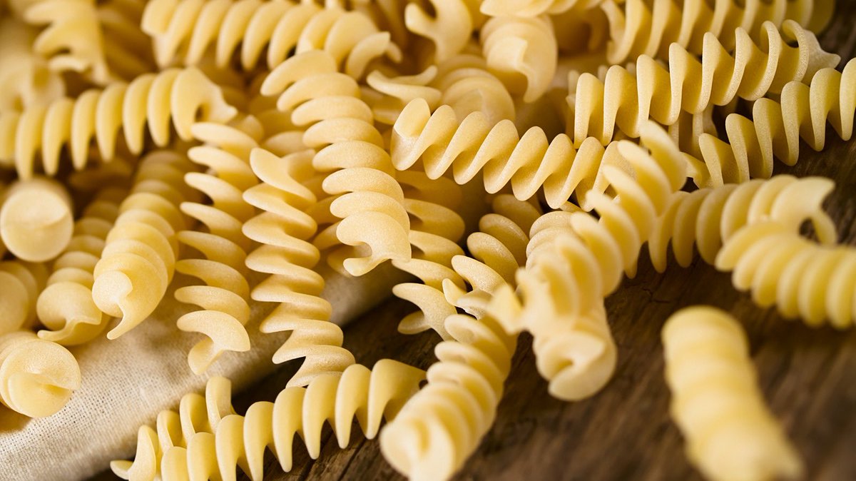 GuyChoate's tweet photo. My 4yo just referred to a rotini pasta noodle as a food Slinky, which will be the new way. https://t.co/4EoBPR8cGe