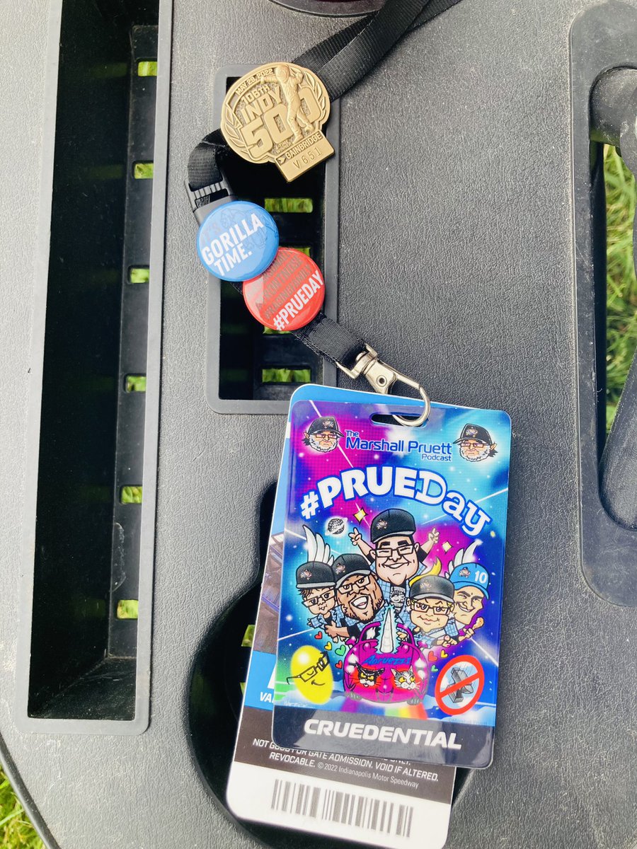 thesaramorrell's tweet photo. Thank you, @mama_gforce for the amazing buttons!!! #PRUEDay #itsgorillatime #GoAlexGo!!! It goes well with my Palou’s Pollos t-shirt! https://t.co/ftILdKT4VD