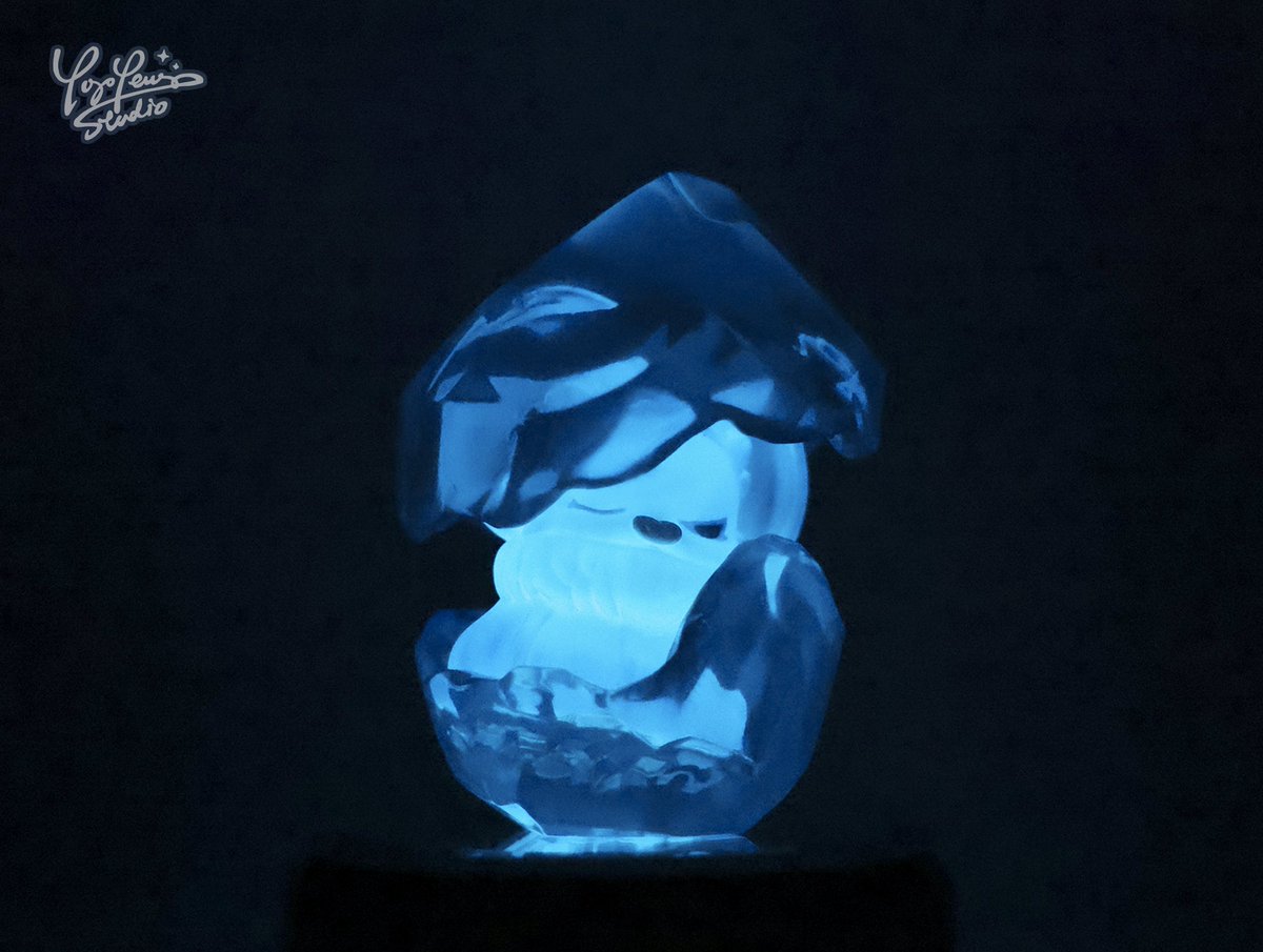 IcyWhiteYoyo's tweet photo. 【Yoki —— 水晶誕生石】

水晶漸漸消融，沈睡許久的他，終於睜開了眼。

他逐漸吸收著水晶中蘊藏的能量，身體閃閃散發著微光。

許多關於他的未解之謎，那來自宇宙的秘密，賦予他神秘的魅力。

一切的源頭，都在那顆晶瑩剔透的水晶誕生之石。 https://t.co/VvXrOvZaOV
