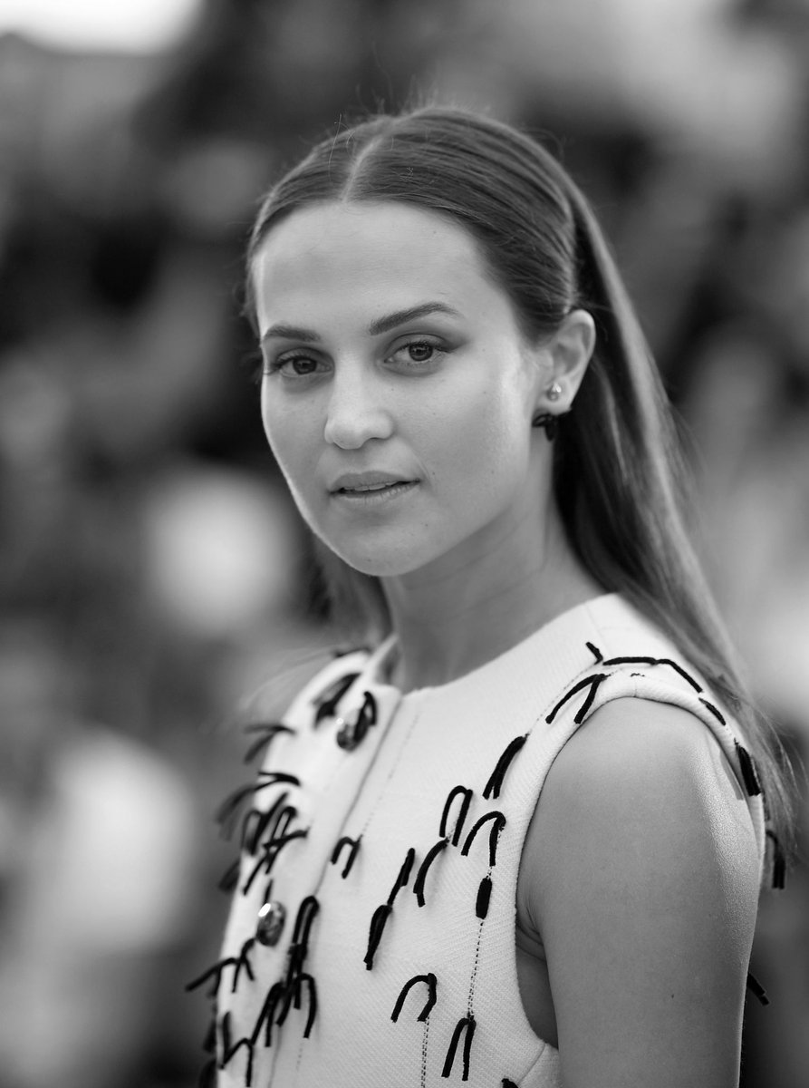 _aliciavikander's tweet photo. 106 HQ 📸 Alicia Vikander attended the 'Irma Vep' Photocall during the Cannes Film Festival (May, 21) : https://t.co/3Nq93x01vF https://t.co/dIhLfXuXfd