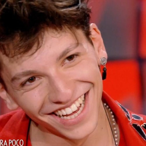 pezziviaconme's tweet photo. LEI NON VEDEVA L'ORA
#caroligi #amici21 https://t.co/WZnv8updNW