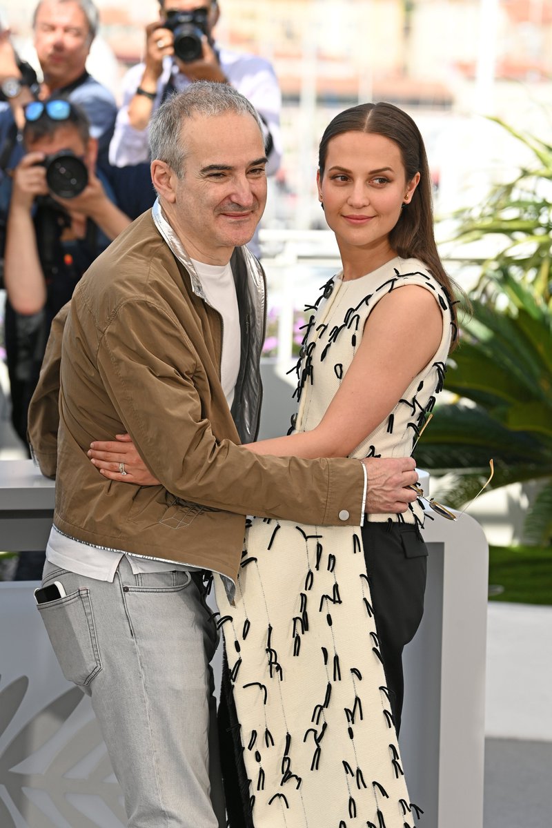 _aliciavikander's tweet photo. 106 HQ 📸 Alicia Vikander attended the 'Irma Vep' Photocall during the Cannes Film Festival (May, 21) : https://t.co/3Nq93x01vF https://t.co/dIhLfXuXfd
