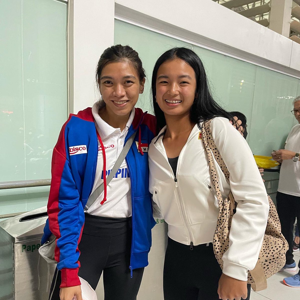AlyssaValdez2's tweet photo. life lately 🇵🇭🤍 https://t.co/kIo8ZTpaE9