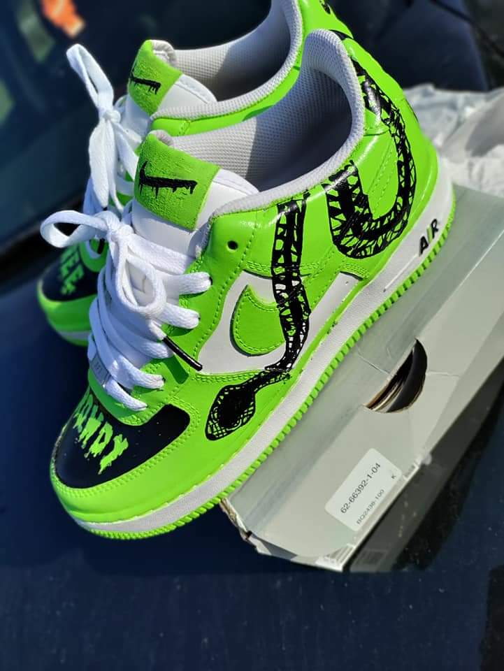 ChillaCustoms's tweet photo. SLIMEY vibes Af1 by Me ... #Nike #Customs #chillacustoms #slime #YoungThug #Gunna https://t.co/p1kNVkpLa8