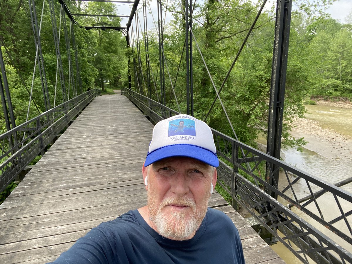 4 miles out. I forgot I had to turn around and head back. 
So….it’s an 8 mile meditation run. 
Composers: What meditation techniques do you use?
Time to head back….lfgo