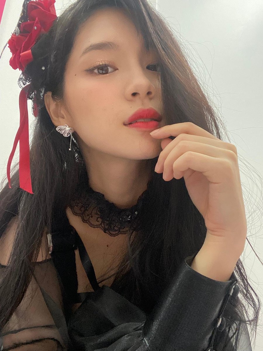 Zchersunshinev2's tweet photo. ใจนู๋เหลือแค่นี้🤏🏻🥹🥹🥹 

🌹🖤
#CherprangBNK48 https://t.co/PWh79OOZu2