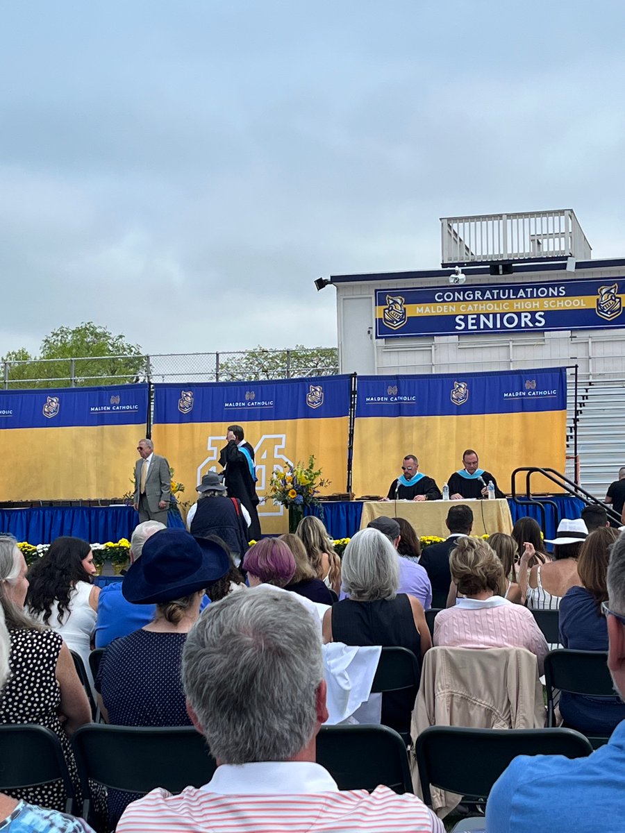 AnthonyJohnGill's tweet photo. Congrats to the Class of 2022 🏈 https://t.co/fP8ry0jdT3