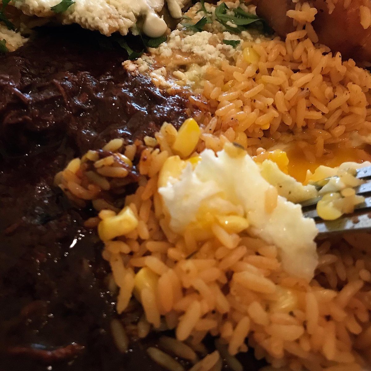 JoseSPiano's tweet photo. This should definitely keep me fueled as I wander back down Clark checking out the Renegade Craft Fair.
Latina Comfort Plate [Chilaquiles, Chicken Molé Tinga, Eggs, Rice]
*
#breakfast #brunch #chilaquiles #chickentinga #mhenry #chicago #andersonville @renegadecraft #goodmorning https://t.co/gtgmnzlrSd