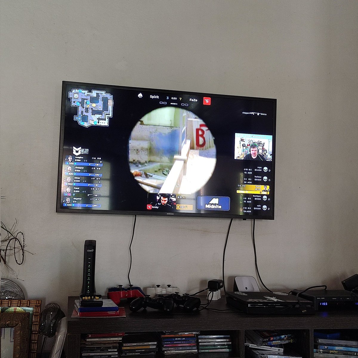 qgdatecnologia2's tweet photo. A Tribo venceu 😎 O gordola tá na TV da sala, bicho 😂

É major, @Gaules 🤯

#gofaze https://t.co/9MYNPJytx7