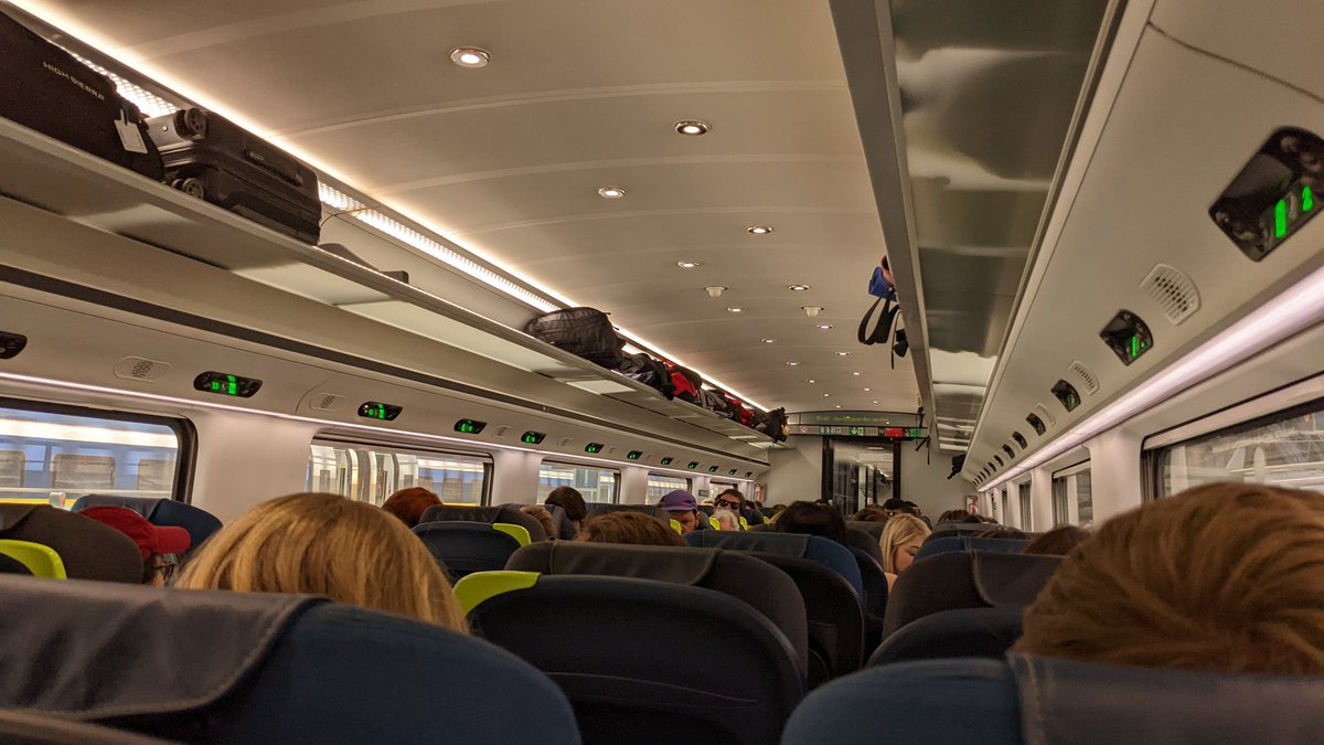 BPackersGuide's tweet photo. I've boarded with a new coach number and am ready to go to #Paris with the #Eurostar 😍
#London #FromScotlandToGermany #TrainTravel #Train #LongdistanceTrain https://t.co/5BCkptE1DB