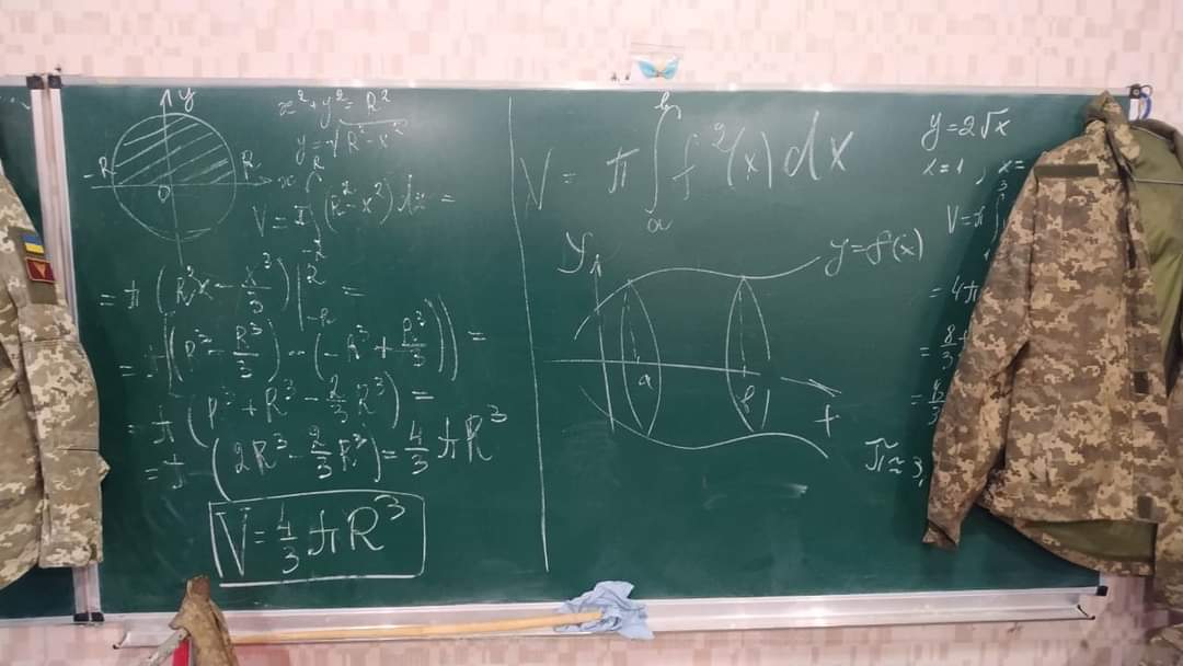 GeneralStaffUA's tweet image. #СилаНауки - #НаукаСили #ForceScience - #ScienceForce
Кандидат технічних наук успішно командує взводом у 25 окрема повітрянодесантна Січеславська бригада 
m.facebook.com/story.php?stor…

#stoprussia #ДШВ #ЗСУ