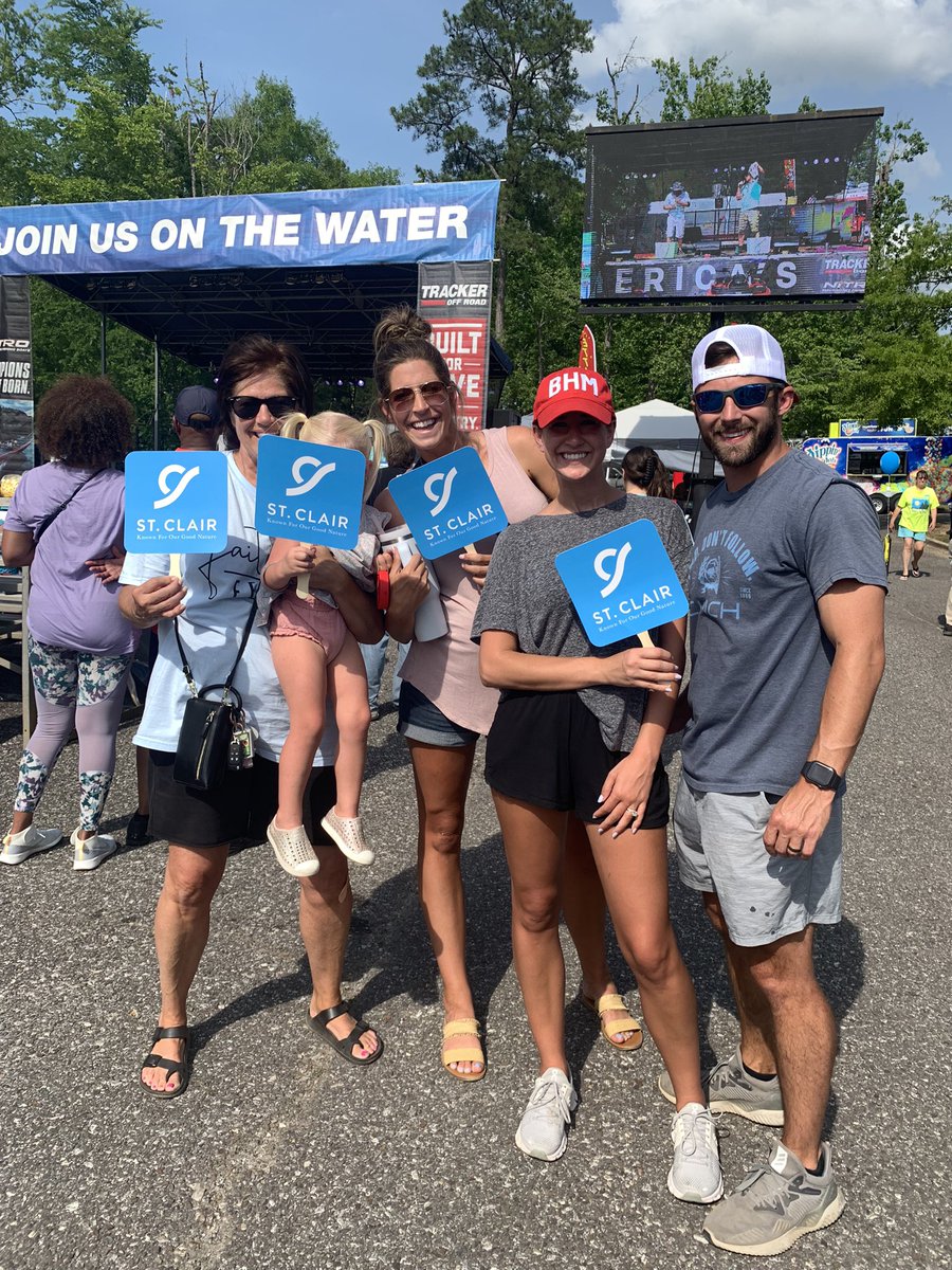 visitstclair's tweet photo. Meet us at the lake… Logan Martin LakeFest and Boat Show continues today! 10am-9pm at Pell City Lakeside Park! FREE! Plus, giveaways every hour on the hour and country superstar Tyler Farr at 7pm tonight! 😎⚓️🎸 #visitstclair https://t.co/uD0VVAMdaP