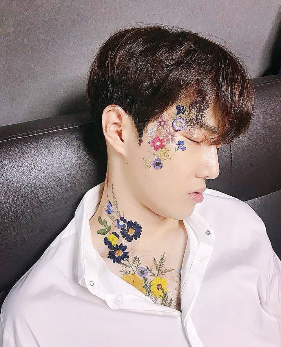 water_522ml's tweet photo. #ColorfulSuhoDay #SUHO
#끝없이_다채로운_수호데이 #수호

올해 생일은 함께할 수 있어서 너무 행복해
내년 생일도 함께하자 정말 사랑해요🤍💙 https://t.co/FpHIVxOSnp