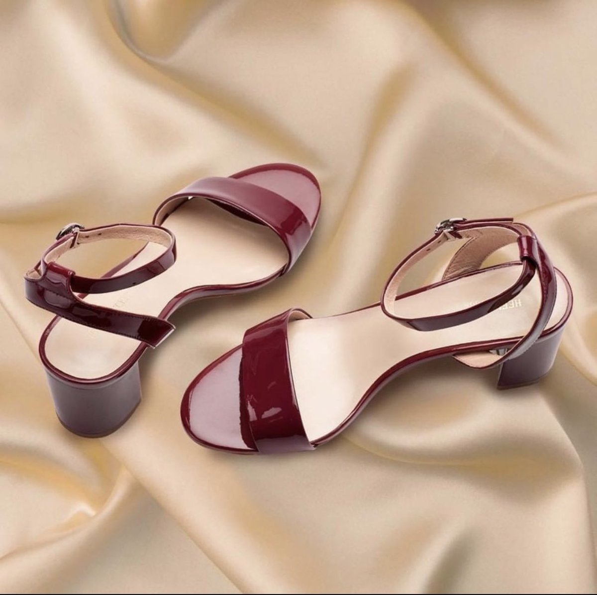 heelandbuckle's tweet photo. If you're looking for a new, comfortable pair of shoes that you can just throw on and go about your day, then this stunner is exactly the pick for you👆 https://t.co/8EZrXTAeYf