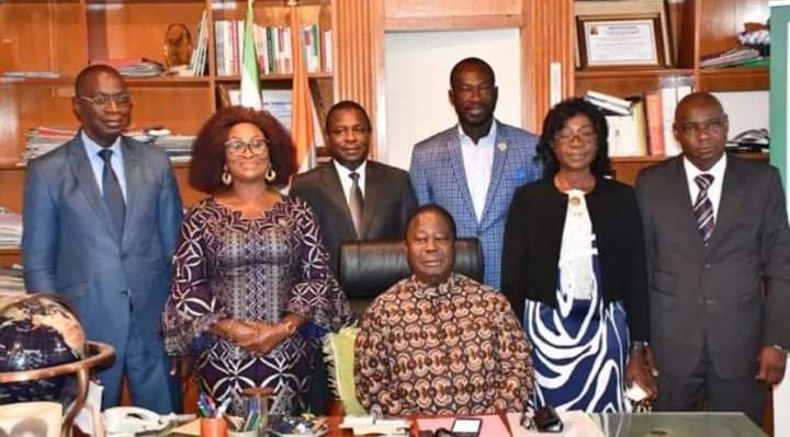 ICI1FO's tweet image. #CIV225 : #Bocanda, le président #Bédié ramène le calme et invite les militants du #PDCI à l’unité  ici1fo.net/cote-divoire-b…