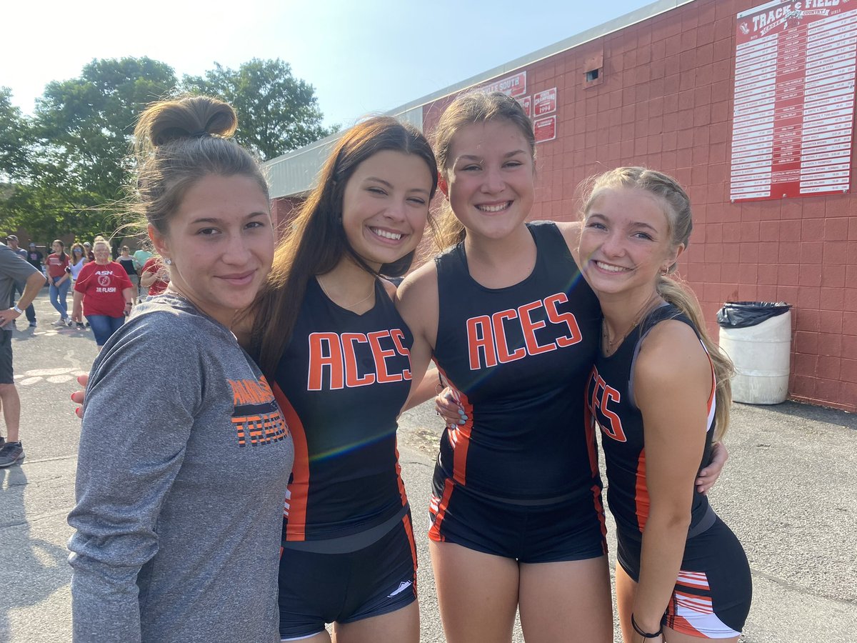AC_Athletics1's tweet photo. Our Girls 4x100m relay team finished 7th with a time of 53.75. Great job, Ladies! ♠️ https://t.co/8cSbLNlUGM