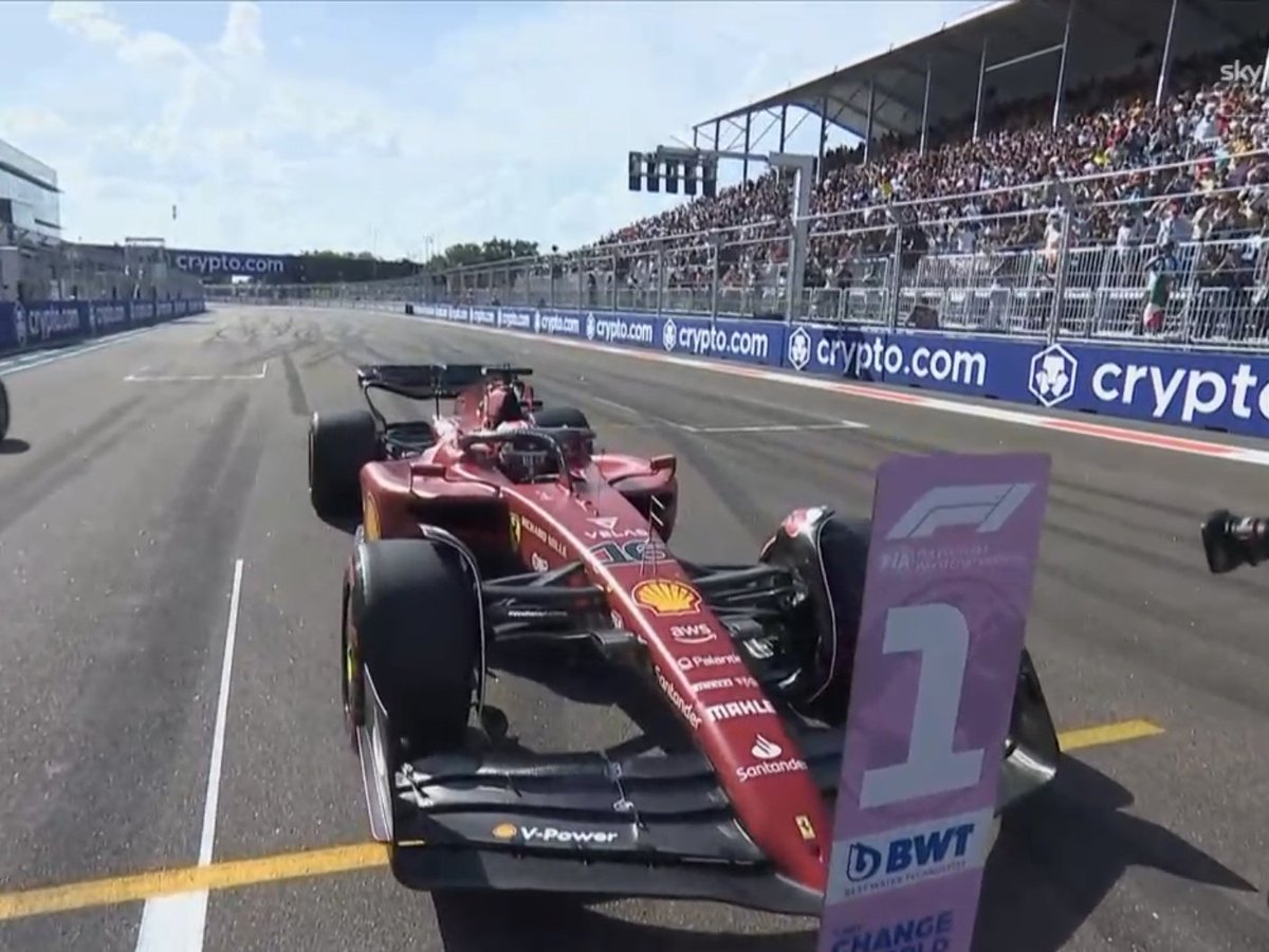 Leclercvettel1's tweet photo. Nobody :
Charles in one lap🔥😭: https://t.co/cRBkXjtpiv
