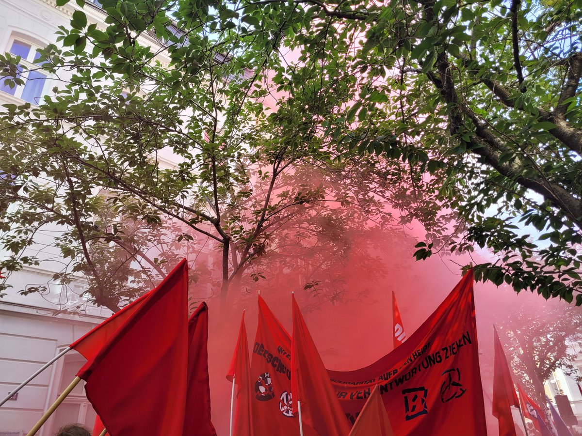 Wir sind laut #GegenG7 in #Bonn!
#bn2105