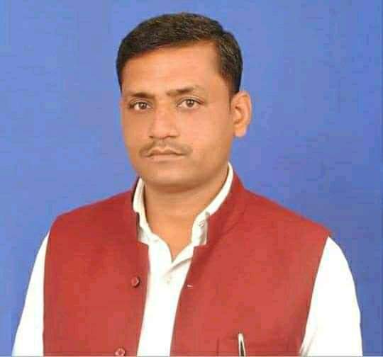अत्यंत दुखद !

समाजवादी नेता एवं गोरखपुर की कैंपियरगंज विधानसभा के अध्यक्ष विक्रम यादव जी का आकस्मिक निधन, अपूरणीय क्षति!

शोक संतप्त परिवार के प्रति गहन संवेदना। दिवंगत आत्मा को शांति दे भगवान।