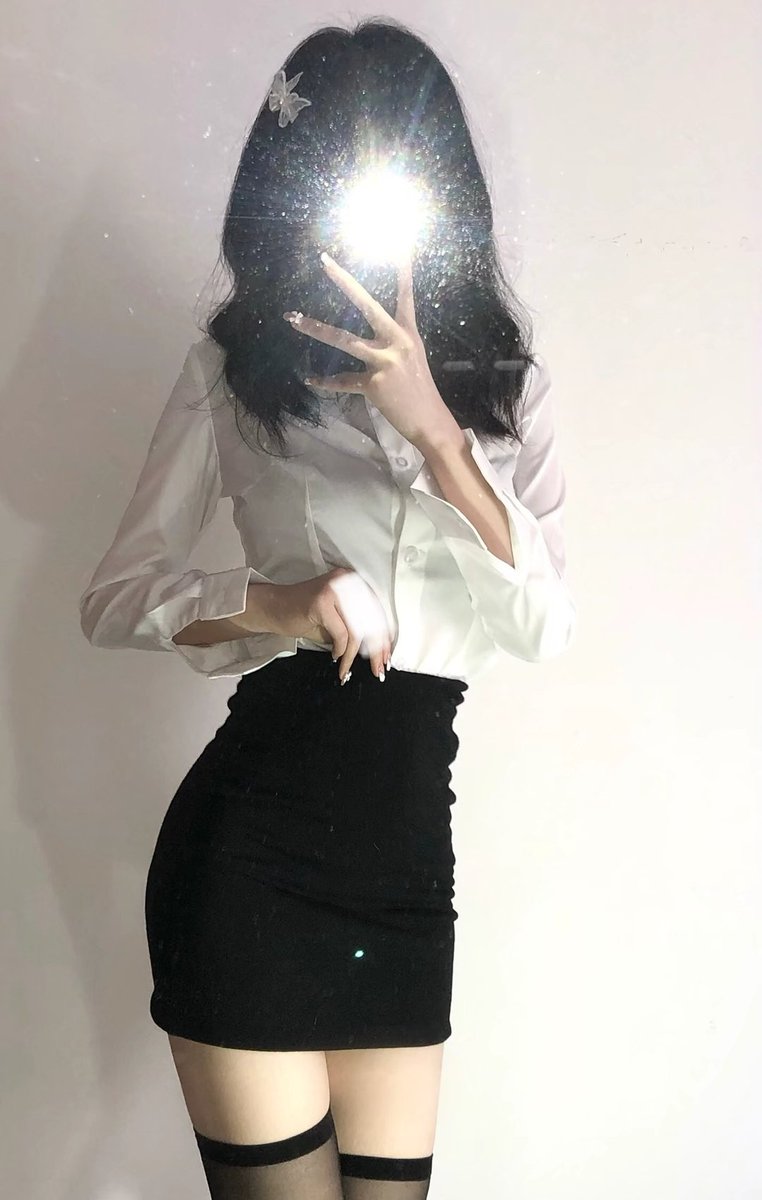 xiaoxionweiniyo's tweet photo. 是妹妹很久没有更新了吗   臭弟弟 https://t.co/pAfOuVyj9J