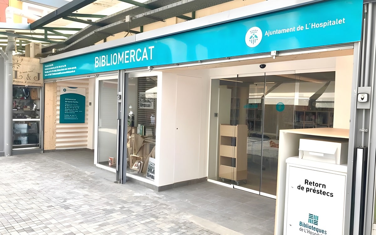 JulianMarquina's tweet photo. 🏪📚📖 Un municipio catalán abre una biblioteca en su mercado de abastos para fomentar la lectura entre la población

🔗 https://t.co/D8IzMtdmWB

📚 #Bibliotecas
👨‍👩‍👧‍👦 #BibliotecasPúblicas
🔖 #Bibliomercado
📖 #Lectura
📘 #Libros
🔓 #Acceso https://t.co/YJoejm8ffp