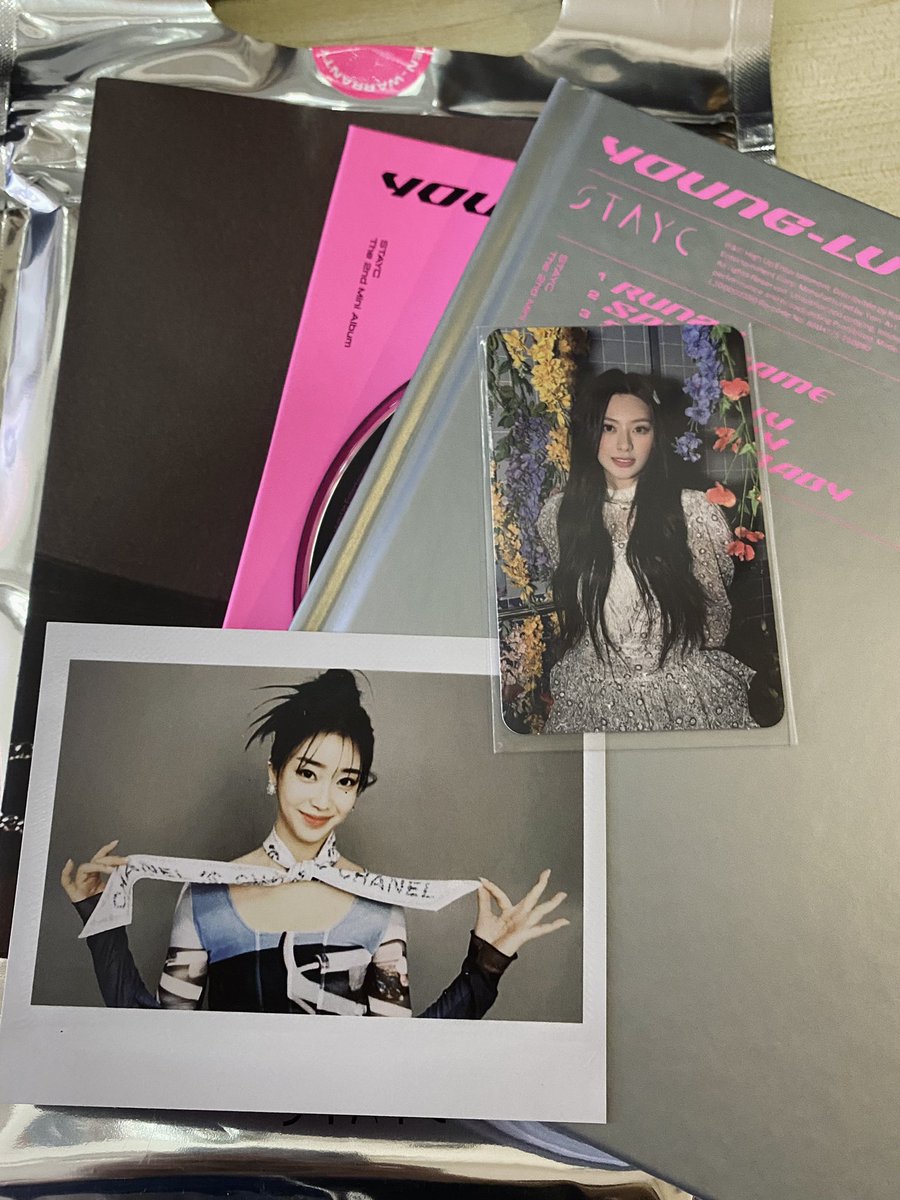rreitora's tweet photo. [HELP RT]‼️WTS‼️STAYC PHOTOCARDS AND UNSEALED ALBUM 

⁃ Sumin, Isa, and J Withdrama POB
⁃ Isa Makestar POB
⁃ J and Yoon YoungLuv PC
⁃ Isa Staydom PC
⁃ Yoon Stereotype PC
⁃ Isa AR card (factory defect)

❌ No fussy buyers
Dm for more information ☺️
#pasarstayc @pasarStayc https://t.co/TYZT0bpchZ