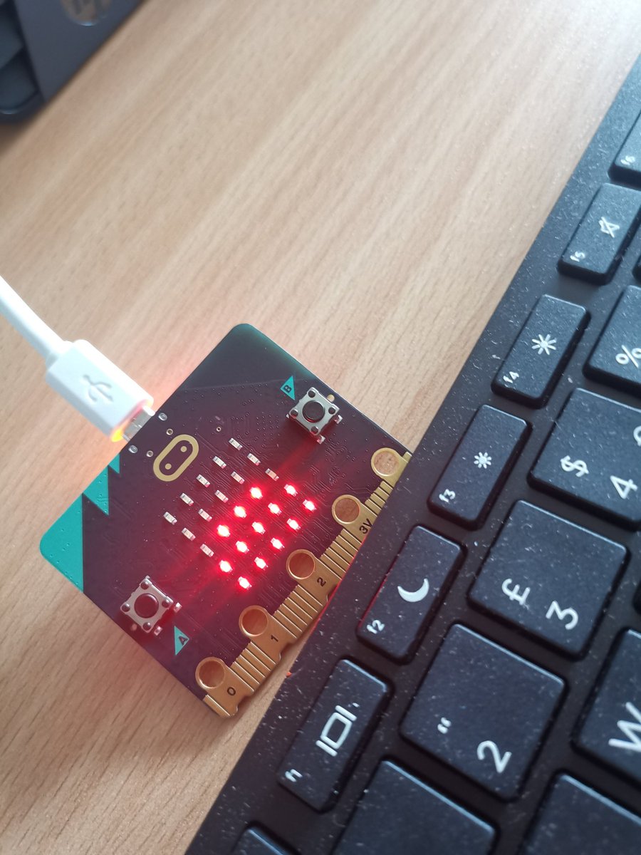 Activ8Thinking's tweet image. Great session using the microbit as a science data collection tool thanks to @lynne_blair13. Primary and secondary teachers loved the cross curricular approach. #ehcomputing @EHU_FOE