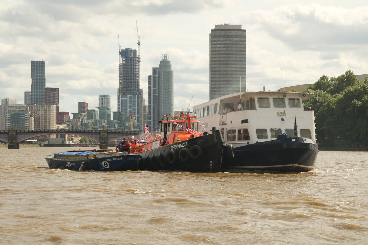 Thames Barge Driving tweet media