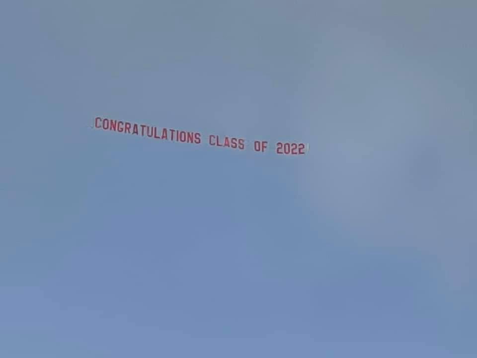 lesliefuller's tweet photo. Congratulations Class of 2022! Go be great and do great things! You can’t hide that Shark pride! 🎓💙🖤🦈 #srhstogether @SRHS_SHARKS https://t.co/eApyPoOyzO